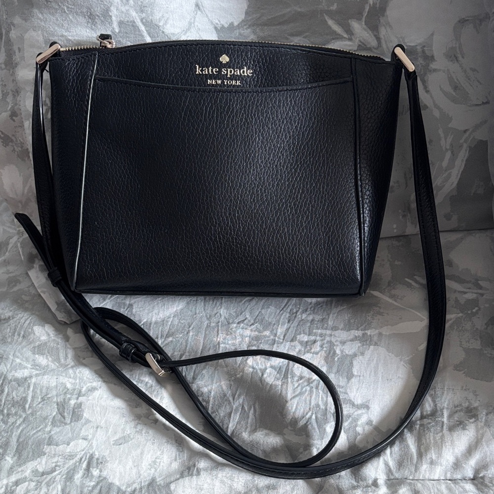 Kate Spade Monica Compact Black Pebbled Leather Crossbody Bag Gold Hardware LN